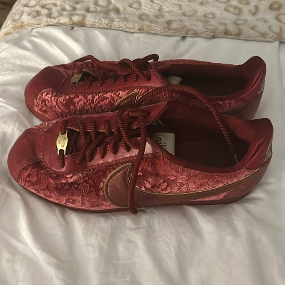 Nike Cortez Classic Special Edition Velvet Red Crush Casual Lace Sneaker Size 10 - Picture 5 of 14